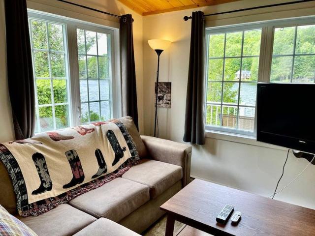 Apartment for rent in Les Collines-de-l'outaouais, Quebec