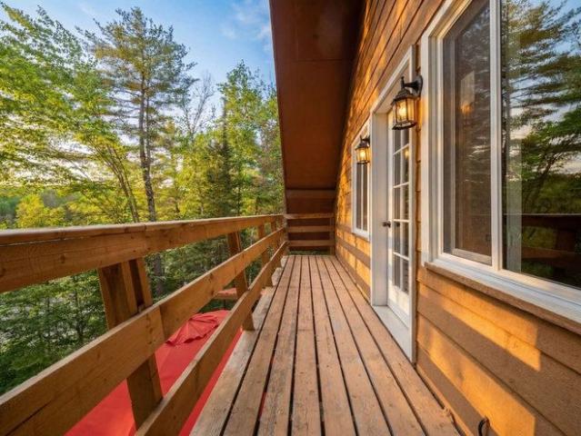 House for rent in Otter Lake, Quebec