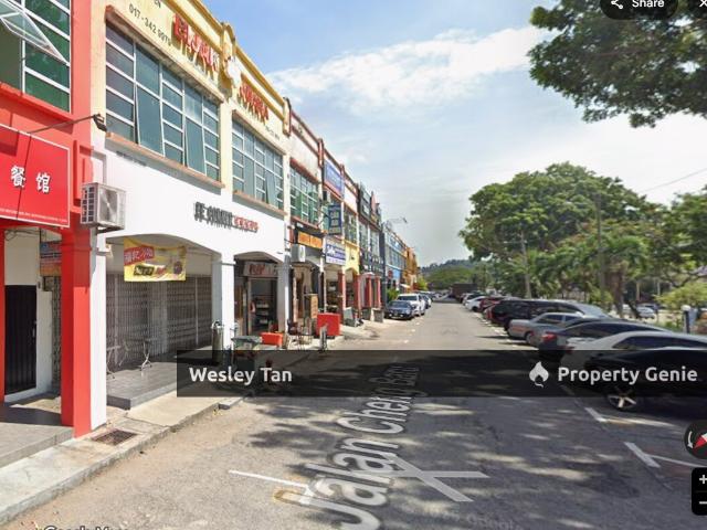 Shop for rent in Malaka