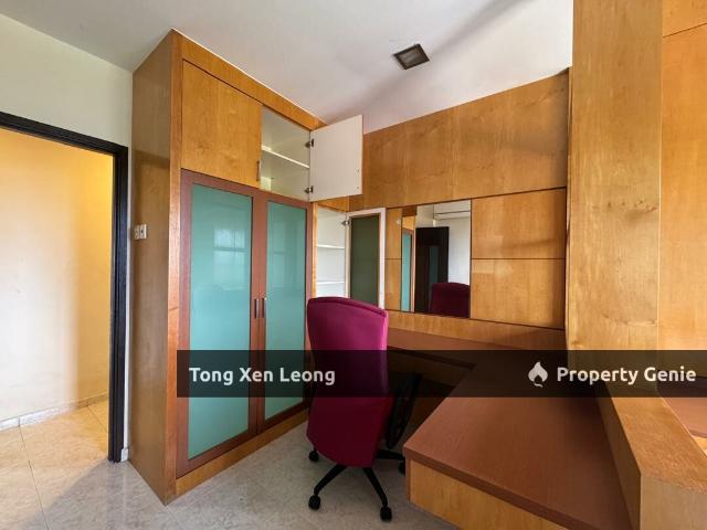 Condominium for sale in Malaka