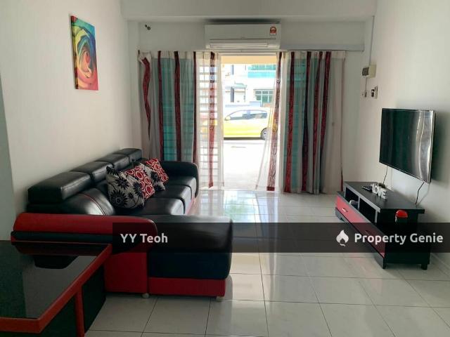 Terraced House for sale in Malaka