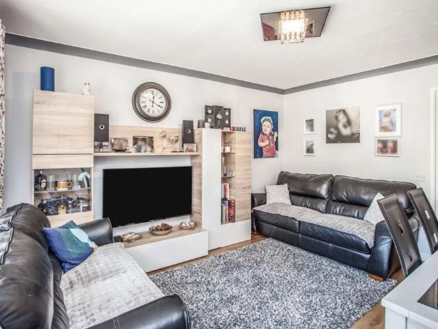 Apartment for rent in Holywell Estate, North Watford