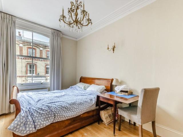 Apartment for rent in Kensington, Greater London