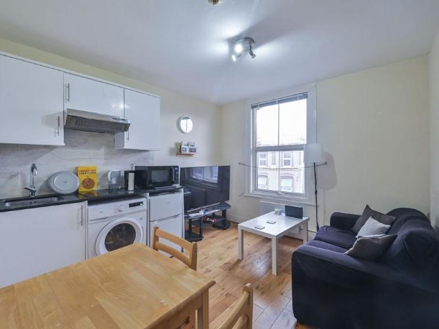 Apartment for rent in Kensington, Greater London