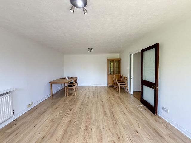 Apartment for rent in London Borough of Croydon, Addiscombe