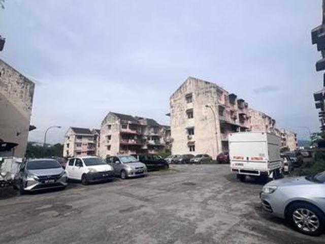 Apartment for sale in Kajang, Langat