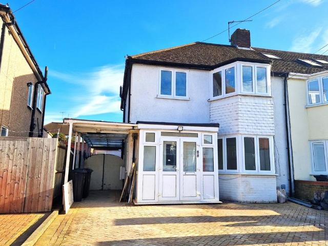 House for rent in Clayhall, Greater London