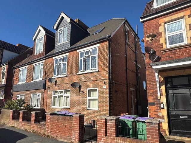Apartment for rent in Morehall, Folkestone and Hythe