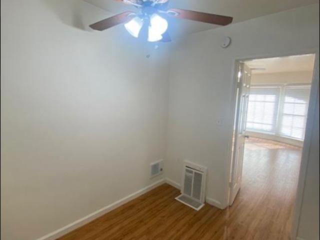 Apartment for rent in Canoga Park, California