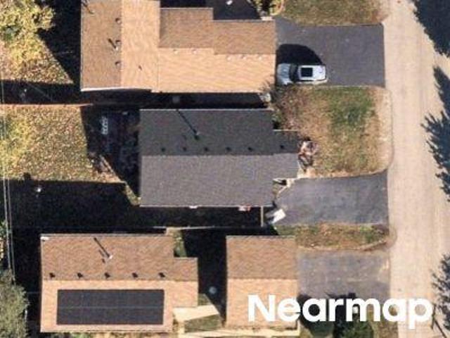 House for sale in Round Lake