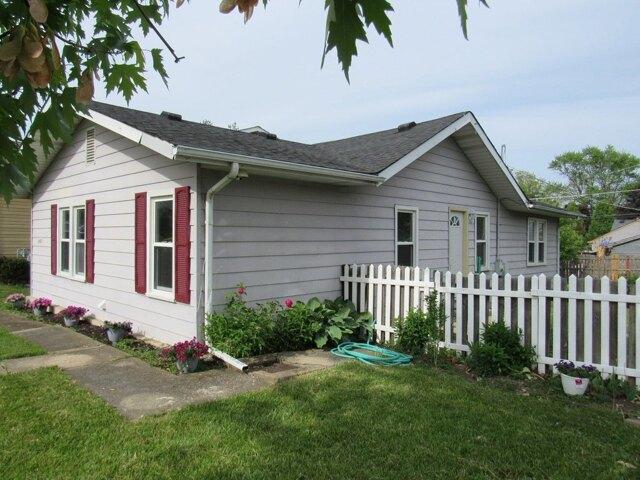 House for sale in Round Lake