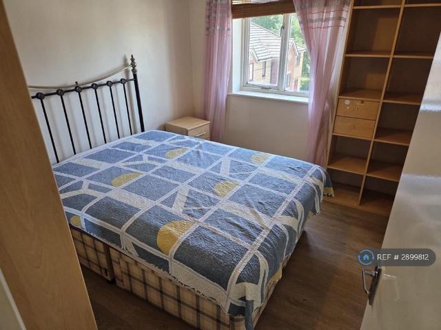 Apartment for rent in Bowes, Greater London
