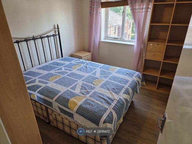 Apartment for rent in Bowes, Greater London