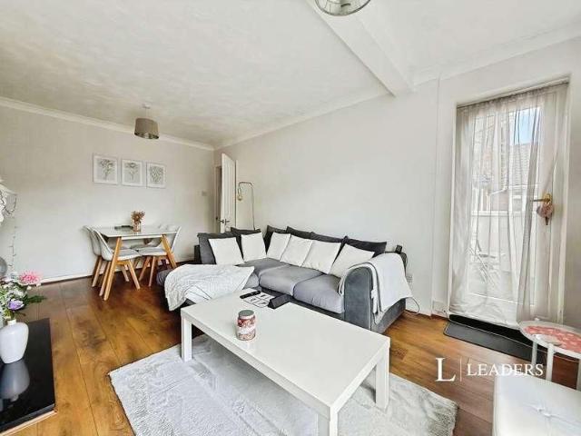 Apartment for rent in Lakenham, East Bank