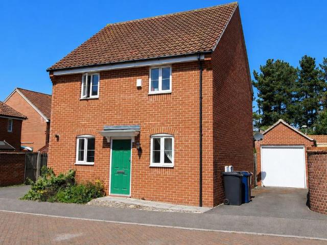 House for rent in Red Lodge, West Suffolk