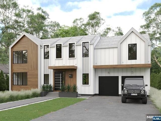 House for sale in Cresskill