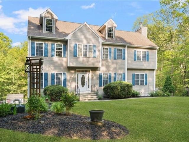 House for sale in Oakland, Rhode Island
