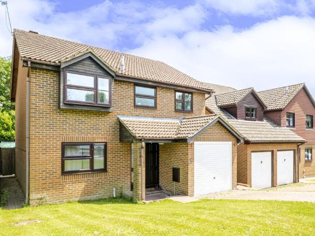 Apartment for rent in Cross In Hand, East Sussex