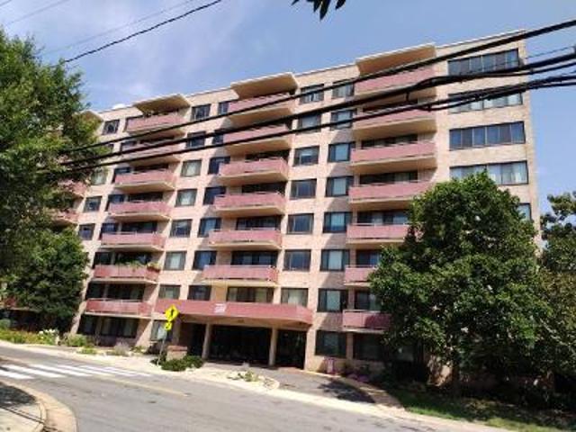 Condo for sale in Arlington