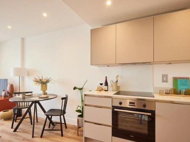 House for rent in Surrey