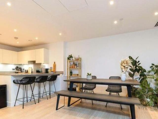 House for rent in Surrey
