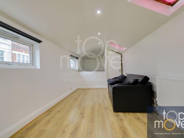 Studio for rent in London Borough of Croydon, Selhurst