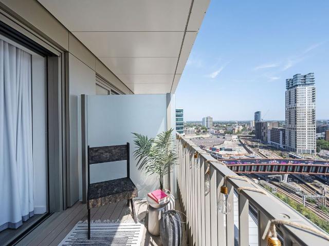 Apartment for rent in East Village, Greater London
