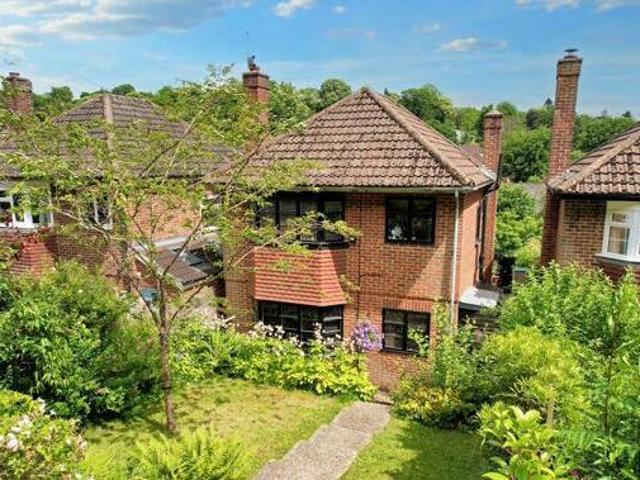 House for sale in Fole, Surrey
