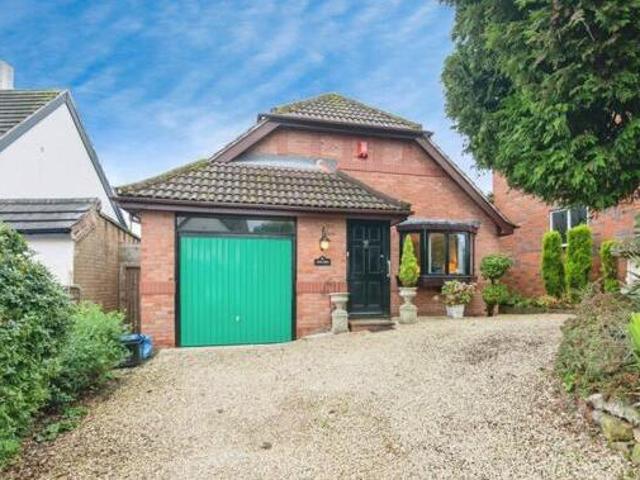 House for sale in Halesowen, West Midlands