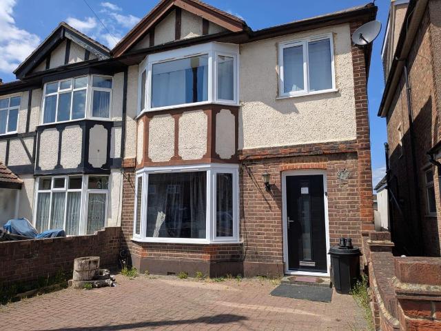 House for rent in South Hornchurch, Greater London