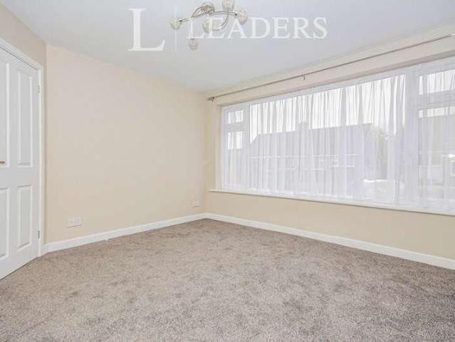 House for rent in Green Close, Warwickshire