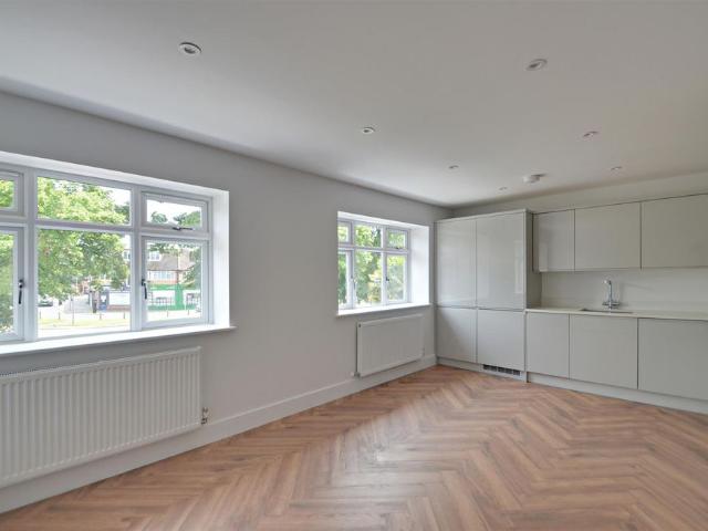 Apartment for rent in Ickenham, Greater London