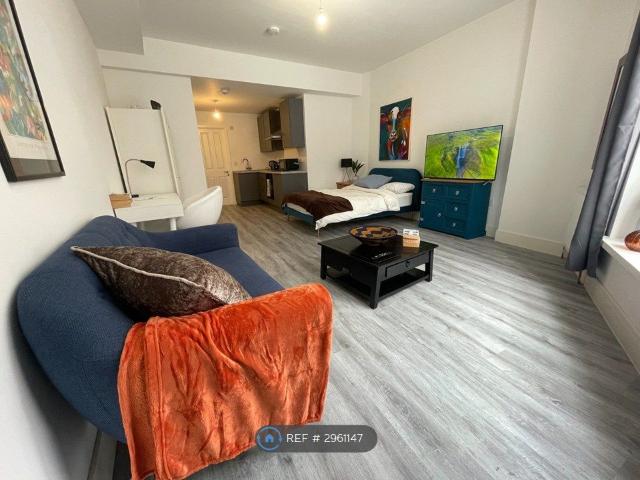 Studio for rent in Sheerwater, Woking