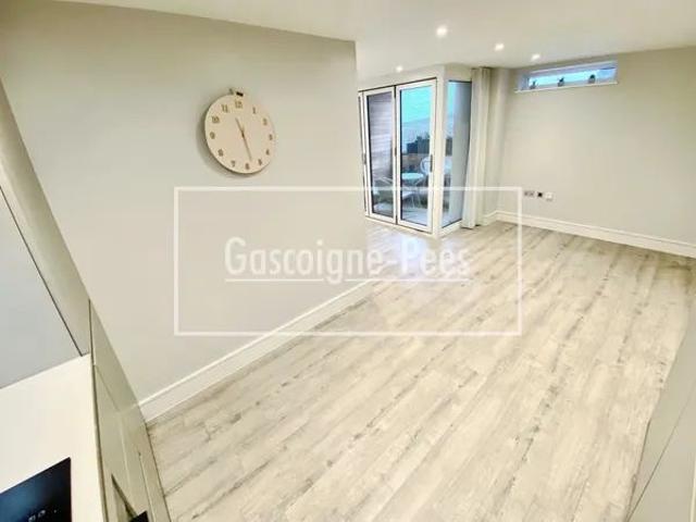 Apartment for rent in Charlotteville, Westborough