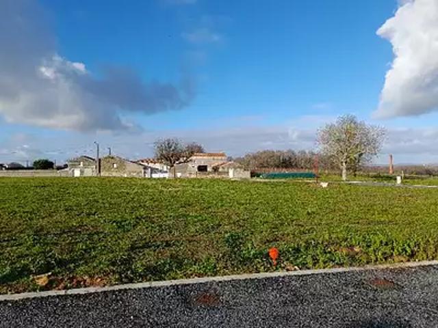 Terrain vente à Cherves-richemont, Bois-Rocher