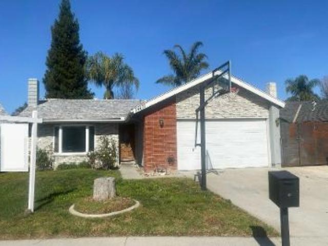 House for sale in Canyon Country, California