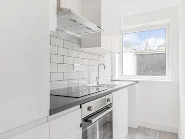 Apartment for rent in London Borough of Lewisham, Forest Hill