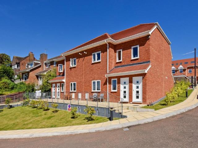 Apartment for rent in Chesham, Asheridge