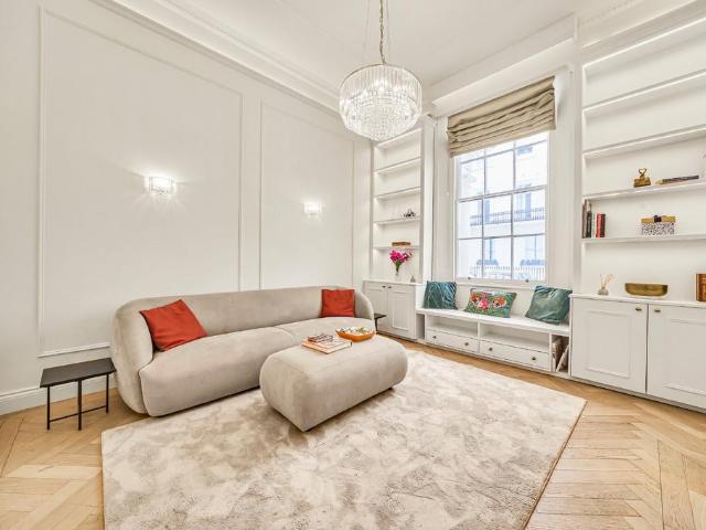 House for rent in Belgravia, Greater London