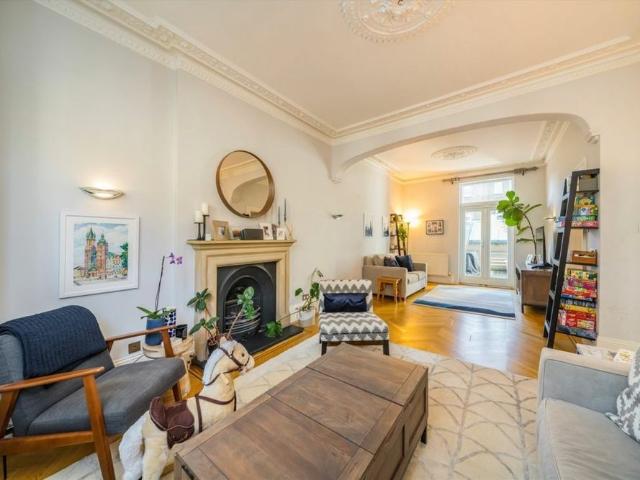 Townhouse for rent in Fulham, Isle Of Man