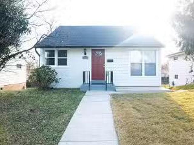 House for sale in Parkville