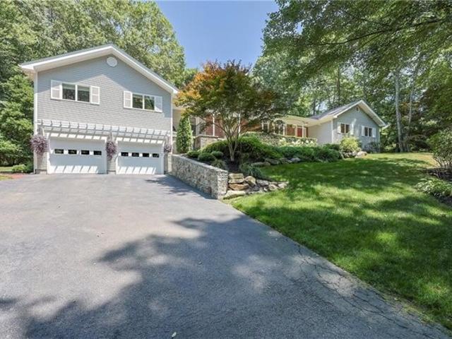 House for sale in Seekonk