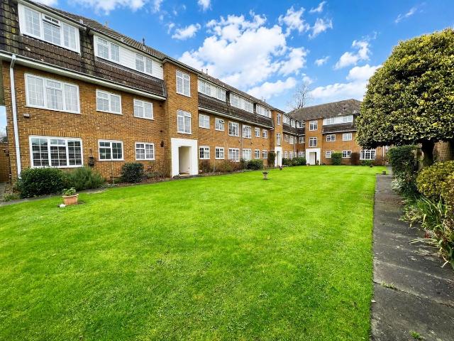Apartment for rent in Stoneleigh, Ewell