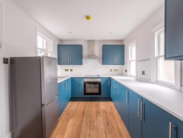 Apartment for rent in Stoneleigh, Ewell