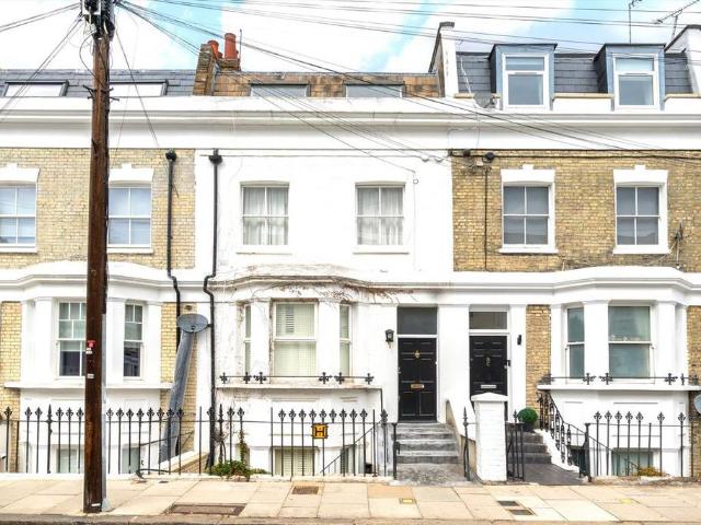 Apartment for rent in West Kensington, Greater London