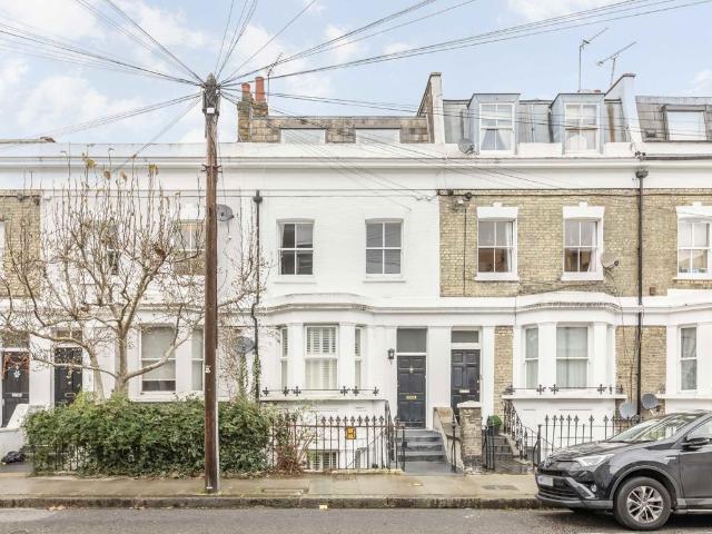 Apartment for rent in West Kensington, Greater London