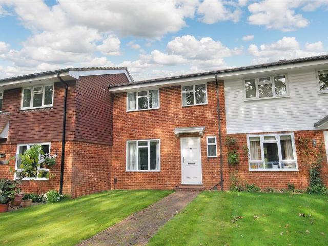 Apartment for rent in Pachesham Park, Surrey