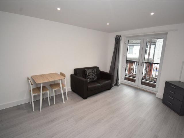 Apartment for rent in Rock Ferry, New Ferry
