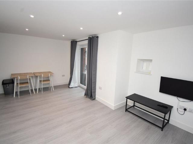 Apartment for rent in South Tranmere, New Ferry