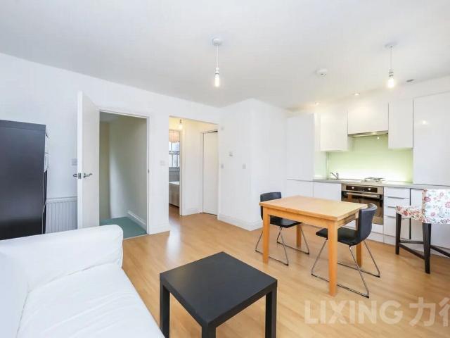 Apartment for rent in Seven Kings, Greater London